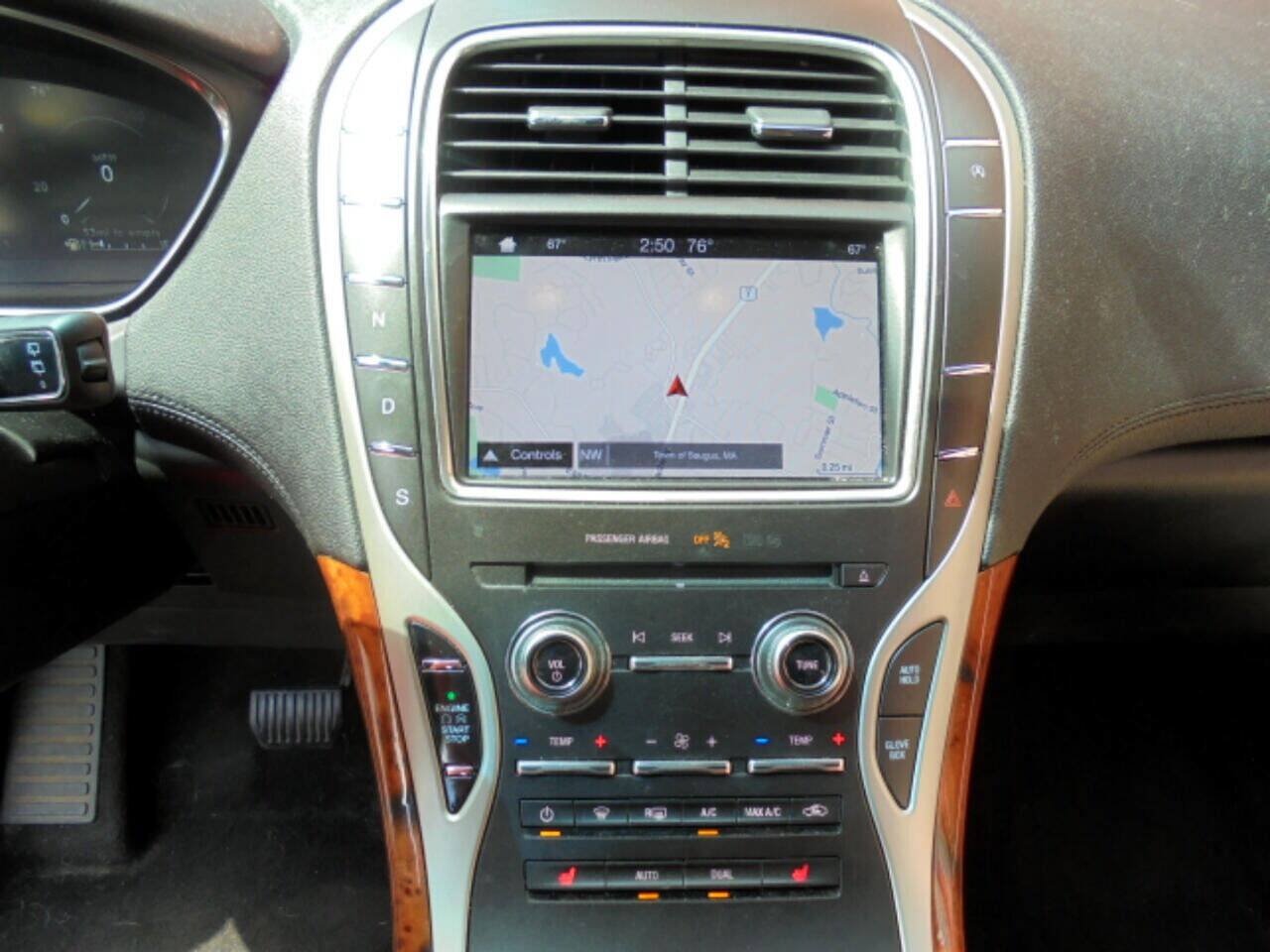 Used 2019 Lincoln Nautilus Select AWD/4WD image 10