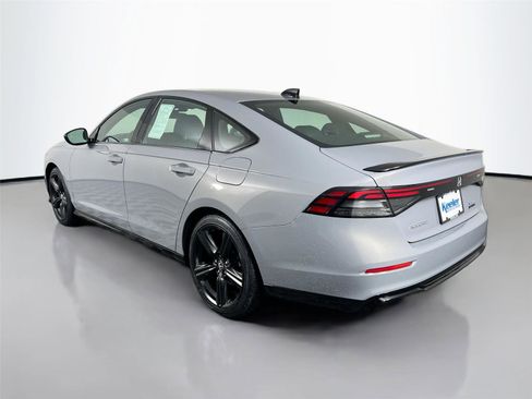 Used 2023 Honda Accord Sport image 4