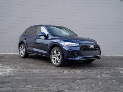 Certified 2025 Audi Q5 2.0T Premium w/ Convenience Plus Package image 9