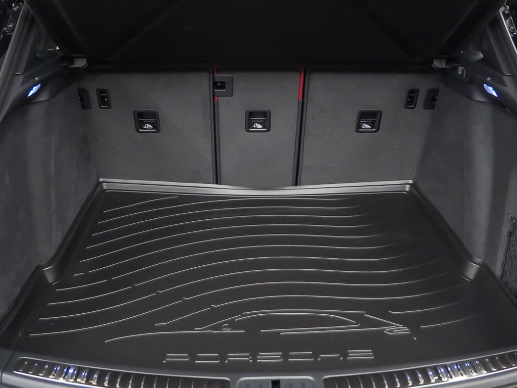 Certified 2026 Porsche Macan AWD/4WD image 24