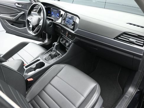 Used 2024 Volkswagen Jetta SE FWD image 25