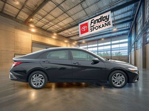 Used 2024 Hyundai Elantra SEL FWD image 4