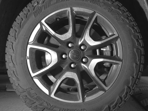 Used 2025 Jeep Compass Trailhawk AWD/4WD image 13