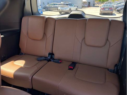 Used 2024 INFINITI QX80 Sensory w/ Cargo Package AWD/4WD image 11
