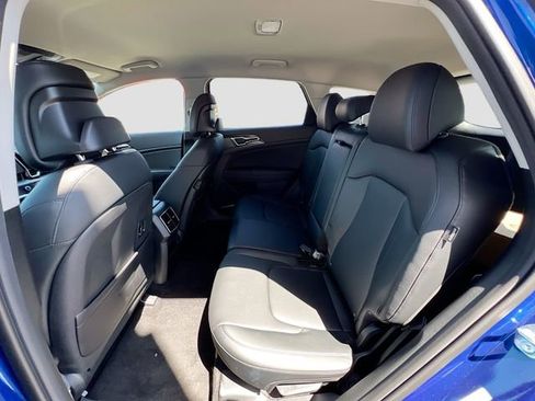 New 2024 Kia Sportage EX image 23