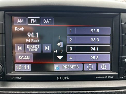 Used 2018 Dodge Grand Caravan SE w/ UConnect Hands-Free Group image 14