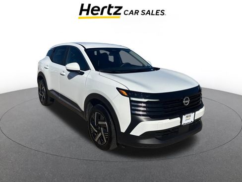 Used 2025 Nissan Kicks SV image 1