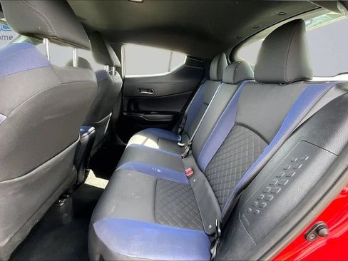 Used 2021 Toyota C-HR XLE FWD image 27