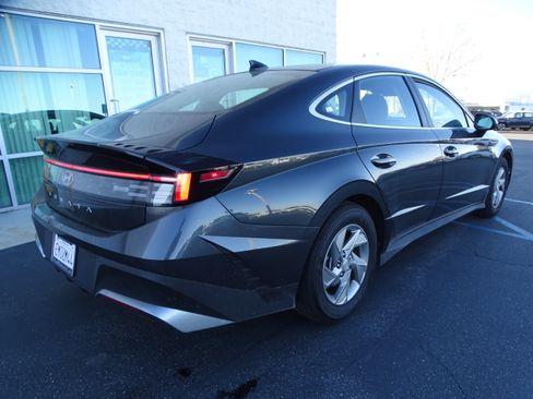 Used 2025 Hyundai Sonata SE image 4