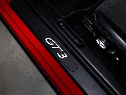 Used 2010 Porsche 911 GT3 image 12