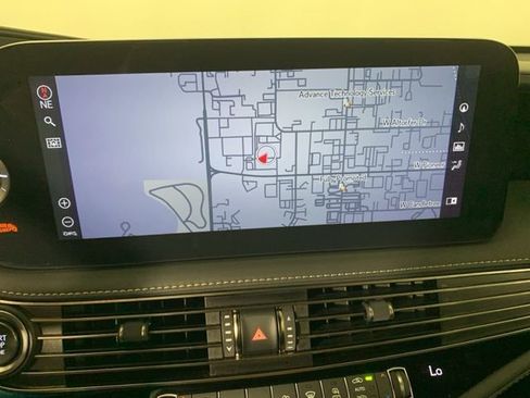 Used 2022 Lexus LS 500 AWD w/ Luxury Package image 25