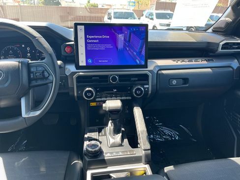 Used 2025 Toyota Tacoma TRD Off-Road w/ TRD Off Road Premium Package AWD/4WD image 17