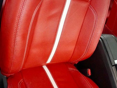 Used 2010 Ford Mustang GT image 9