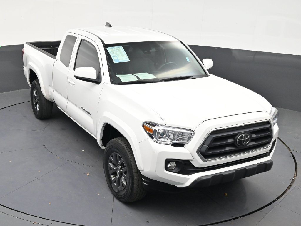 Used 2023 Toyota Tacoma SR5 w/ SR5 Appearance Package RWD image 18