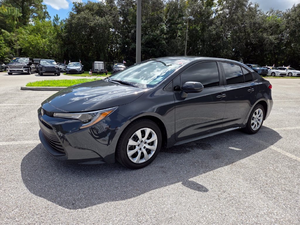 Used 2024 Toyota Corolla LE FWD image 3