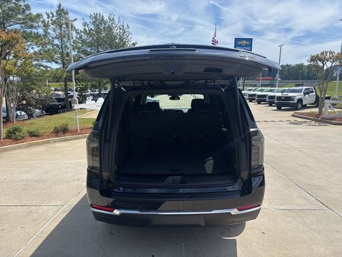 New 2026 Chevrolet Suburban LT w/ Comfort Package RWD image 14