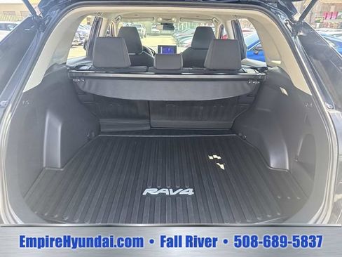 Used 2024 Toyota RAV4 LE AWD/4WD image 7