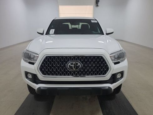 Used 2019 Toyota Tacoma TRD Off-Road AWD/4WD image 2