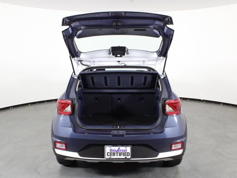 Certified 2024 Hyundai Venue Limited FWD image 17