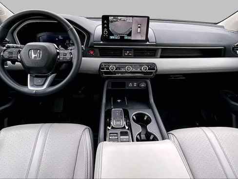 Used 2025 Honda Pilot Elite image 15