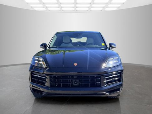 Used 2025 Porsche Cayenne S AWD/4WD image 2