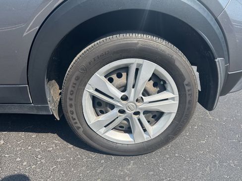 Used 2023 Nissan Kicks S image 11