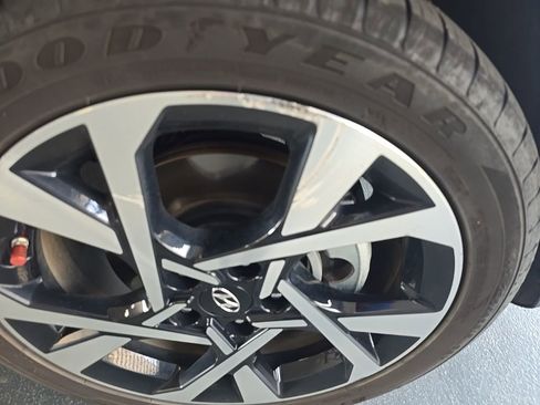 Used 2023 Hyundai Kona Limited w/ Cargo Package FWD image 5