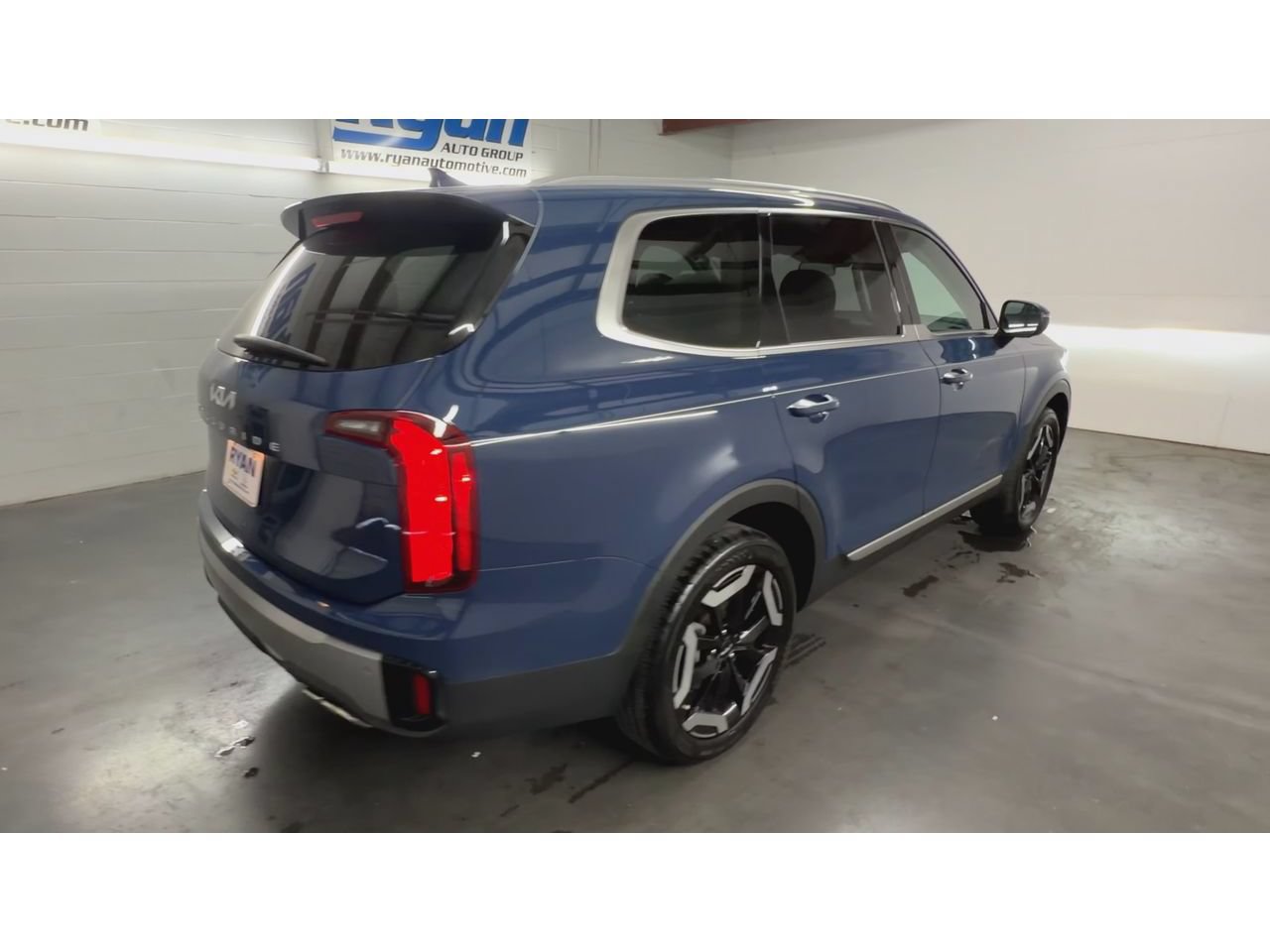 Used 2025 Kia Telluride S FWD image 8