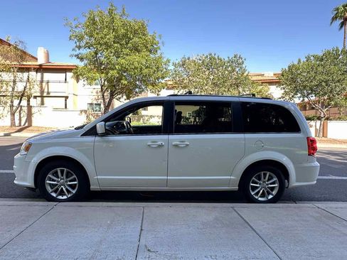 Used 2020 Dodge Grand Caravan SXT FWD image 5
