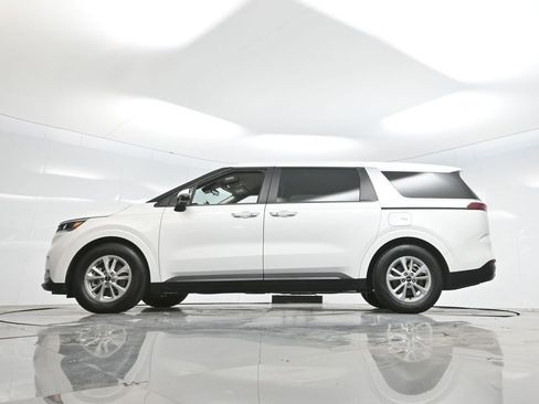 Used 2024 Kia Carnival LX image 63