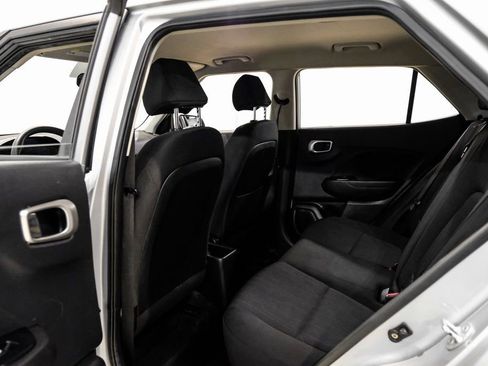 Used 2021 Hyundai Venue SE image 35