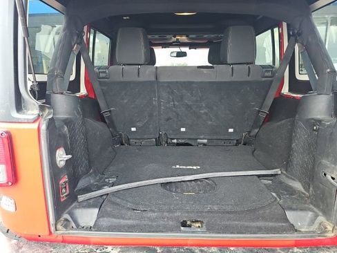 Used 2016 Jeep Wrangler Unlimited Rubicon w/ Connectivity Group image 11