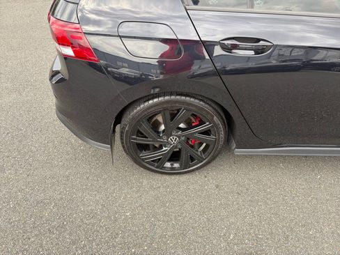 Used 2022 Volkswagen GTI SE FWD image 23