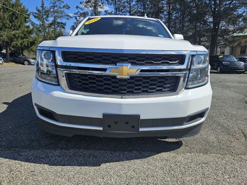 Used 2019 Chevrolet Suburban LT image 8