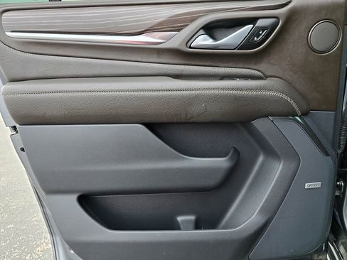 Used 2021 GMC Yukon XL Denali image 32