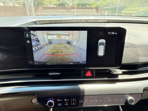 Used 2026 Kia Carnival FWD image 25