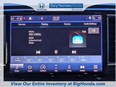 Used 2021 Chrysler Pacifica Touring-L image 19