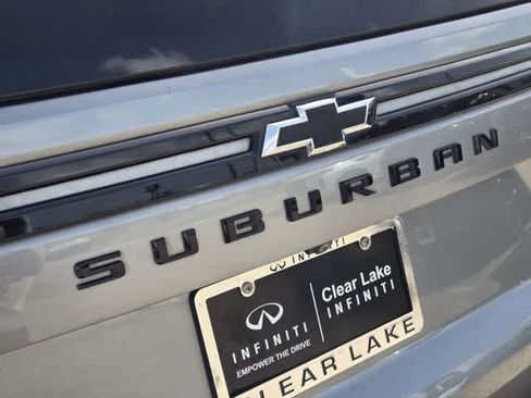 Used 2023 Chevrolet Suburban Z71 AWD/4WD image 7