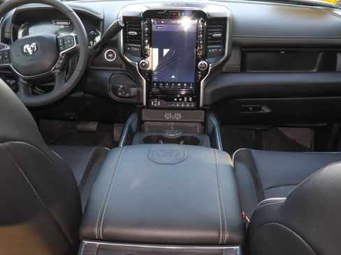Used 2025 RAM 2500 Laramie AWD/4WD image 16