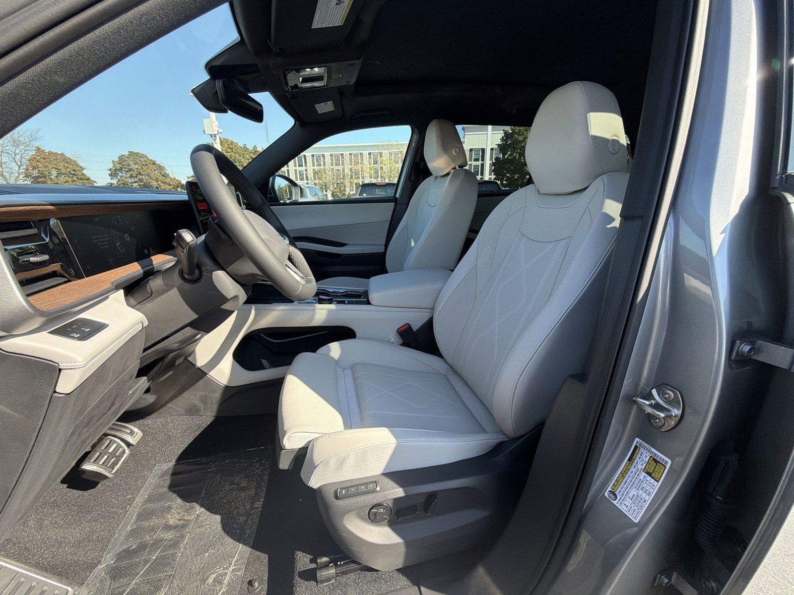 New 2027 Volkswagen Atlas SEL R-Line AWD/4WD image 12