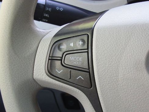Used 2014 Toyota Sienna LE FWD image 26