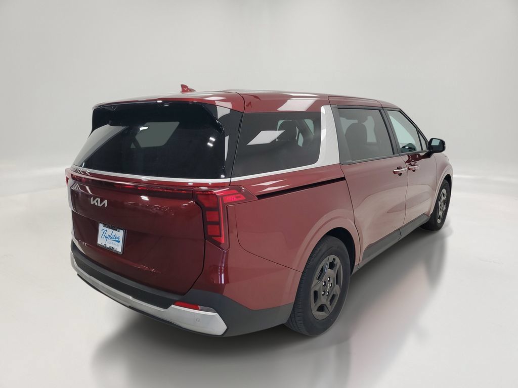 Used 2025 Kia Carnival FWD image 5