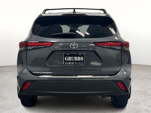 Used 2023 Toyota Highlander L image 6
