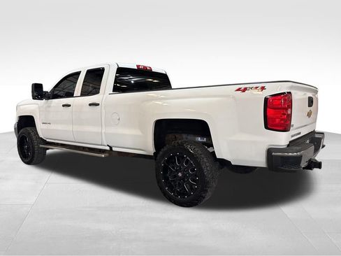 Used 2018 Chevrolet Silverado 2500 W/T w/ WT Convenience Package image 3