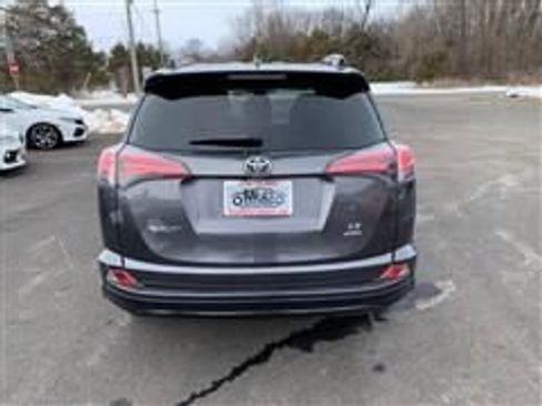 Used 2018 Toyota RAV4 LE w/ All Weather Liner Package image 5