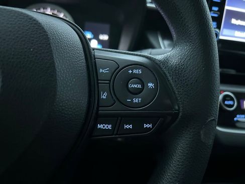 Used 2021 Toyota Corolla LE image 18