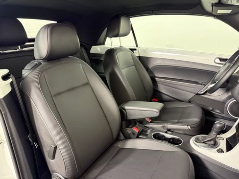 Used 2019 Volkswagen Beetle 2.0T SE image 16