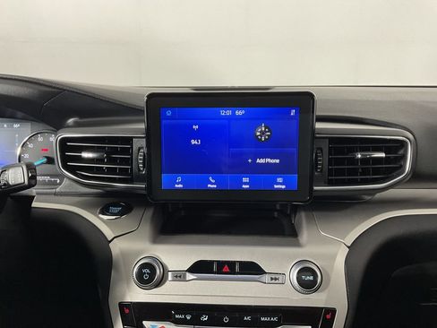 Used 2022 Ford Explorer XLT w/ Equipment Group 202A image 14