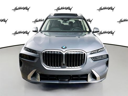 Used 2023 BMW X7 xDrive40i w/ Premium Package image 2