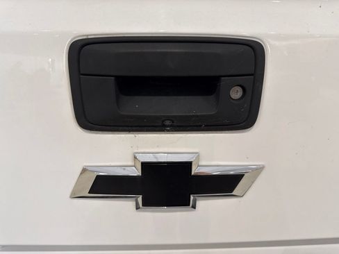 Used 2017 Chevrolet Silverado 1500 LT w/ All Star Edition AWD/4WD image 9